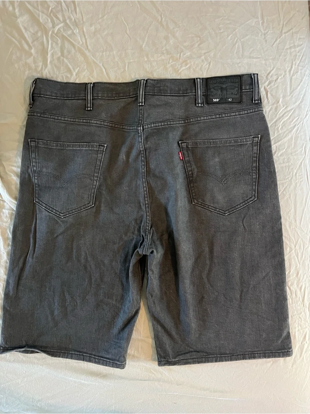 Levi’s 569 Loose Straight Gray Denim Shorts Size 42